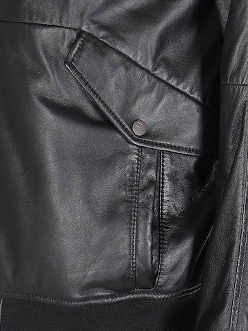 JCC Tussenjas in Zwart