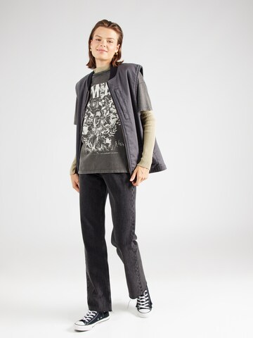 QS T-Shirt in Grau