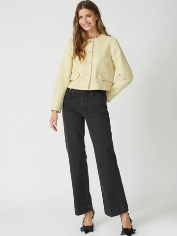 Veste mi-saison ' Yara' co'couture en jaune