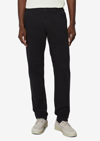 Marc O'Polo Tapered Chino Pants 'OSBY' in Black: front