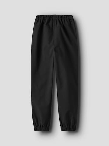 NAME IT - Tapered Pantalón 'NKNALFALIGHT08' en negro