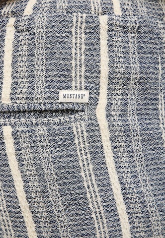 MUSTANG Regular Shorts 'Lockport' in Grau