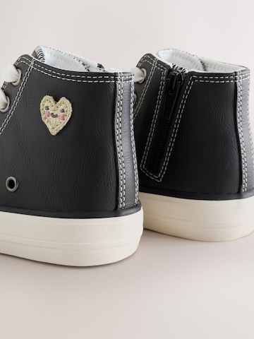 Next Sneaker 'Hi' in Schwarz