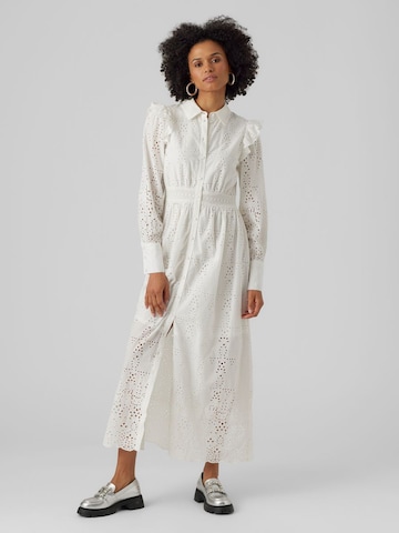 Robe-chemise 'Isabel' VERO MODA en blanc