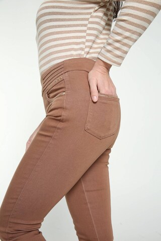 Cassis Slim fit Jeans in Brown
