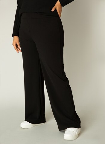 BASE LEVEL CURVY Loose fit Pants 'Arah' in Black: front