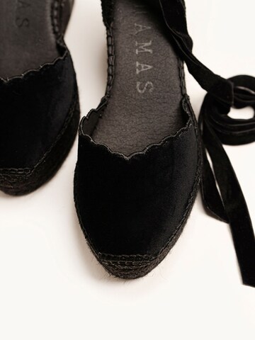 Alhamas Pumps 'Alpargata Cuña 8 cm Terciopelo' in Zwart