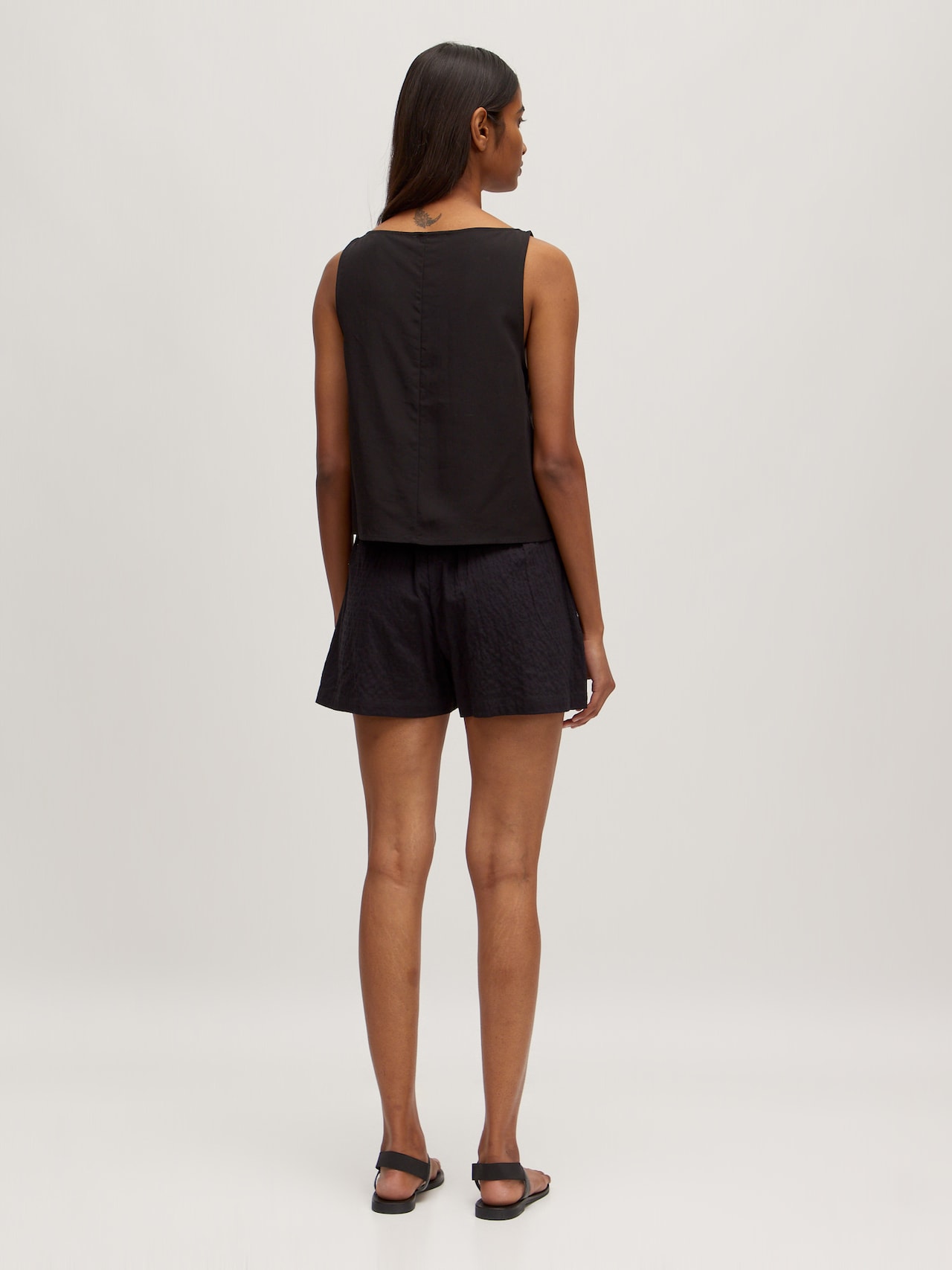 EDITED Produits T-shirt 'Canice' noir