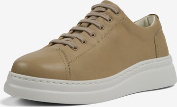 Baskets basses ' Runner Up ' CAMPER en beige : devant