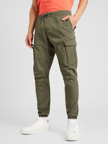 Coupe slim Pantalon cargo QS en vert : devant