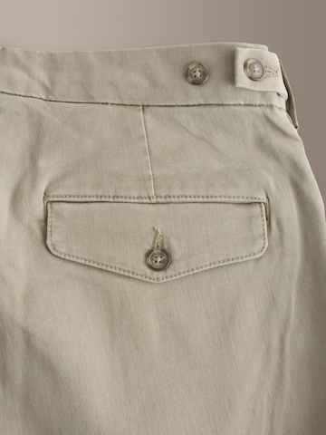 regular Pantaloni con piega frontale di Next in grigio