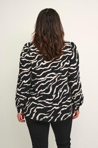 KAFFE CURVE Blouse 'Sonna' in Zwart