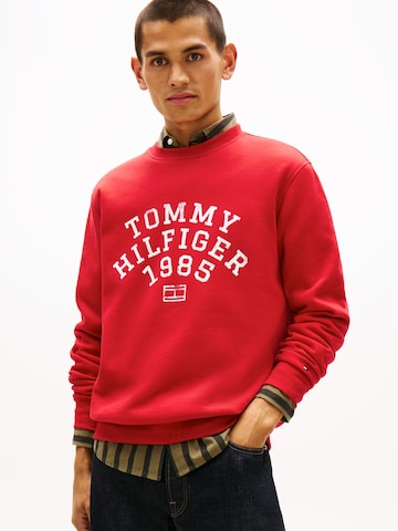 TOMMY HILFIGER Tréning póló 'ARCH' - piros: elől