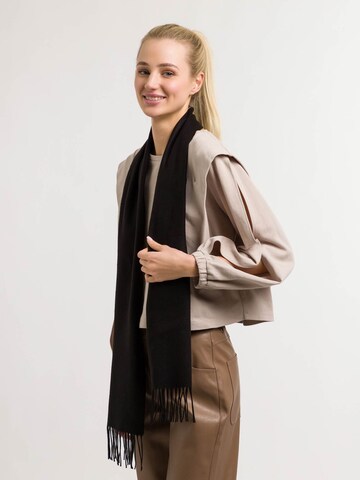 Giorgio Rimaldi Scarf in Black