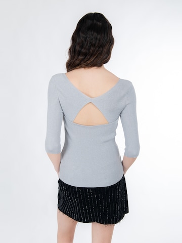 pilka Influencer Megztinis