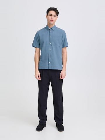 Coupe regular Chemise ' CFAaberg Structured ' Casual Friday en bleu