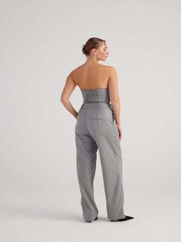 HOLLY LOLLY Wide Leg Hose in Grau