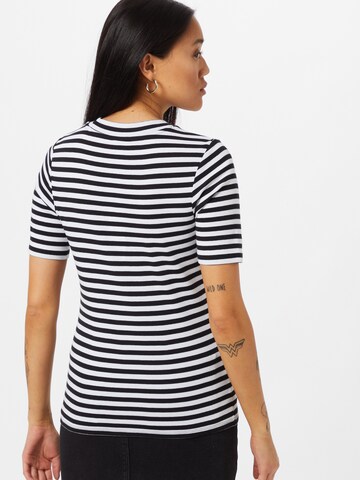 Tricou de la ESPRIT pe negru