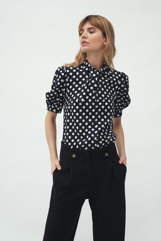 NIFE Blouse in Black: front