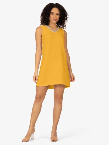 mint & mia Φόρεμα σε κίτρινο: μπροστά