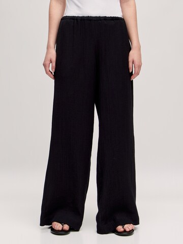 EDITED Regular Pants 'Azalea' in Black: front