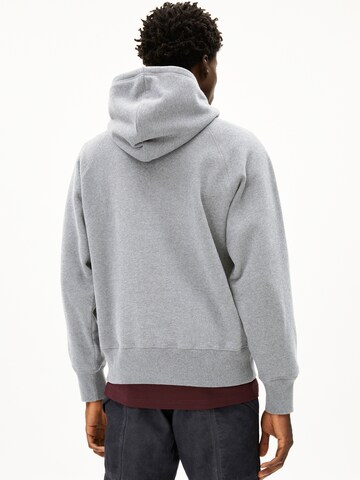 ARMEDANGELS Sweatshirt in Grey