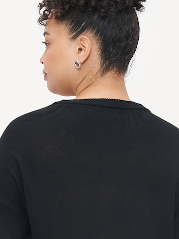 Vero Moda Curve Svetr 'VMCGLITTER' – černá