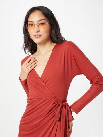 ABOUT YOU - Vestido 'Josephina' em vermelho