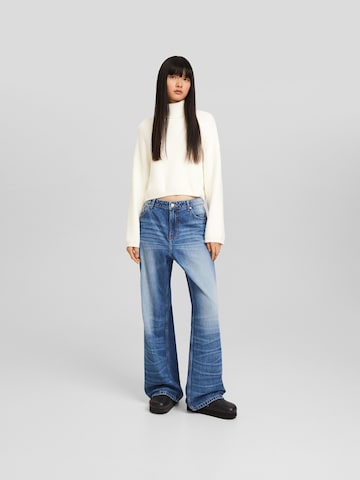 Pull-over Bershka en blanc