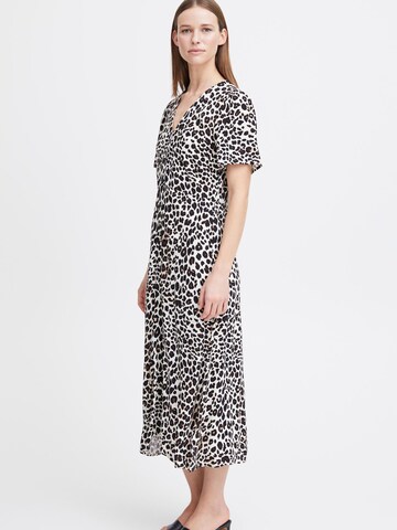 b.young - Vestido camisero 'Joella' en blanco