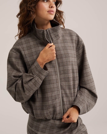 WE Fashion Overgangsjakke i grå
