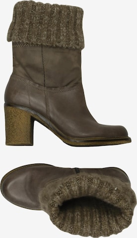 Tamaris Stiefelette 39 in Braun: Vorderseite