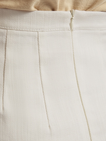Nicowa Skirt 'TRECAWI' in White