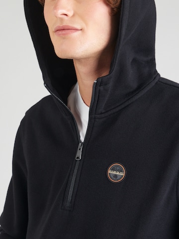 NAPAPIJRI Sweatshirt 'B-BADGE' in Schwarz