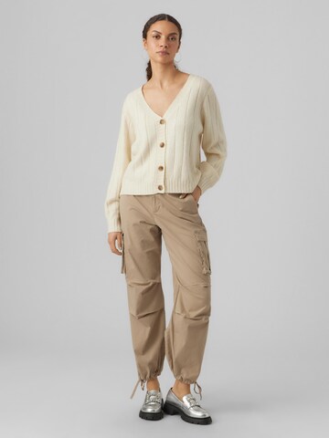 VERO MODA Strickjacke 'MAXIN' in Beige