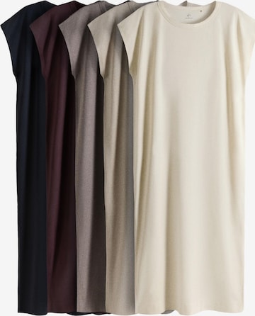 The Set Kleid in Beige: Vorderseite