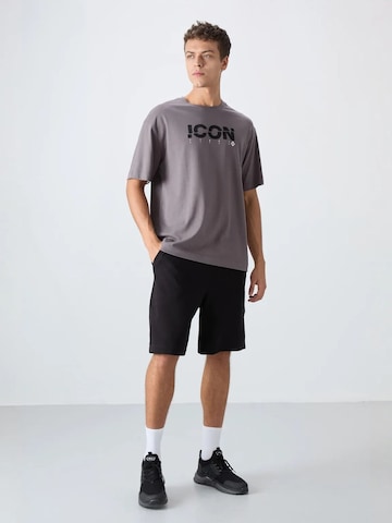 Tommy Life Shirt in Grey