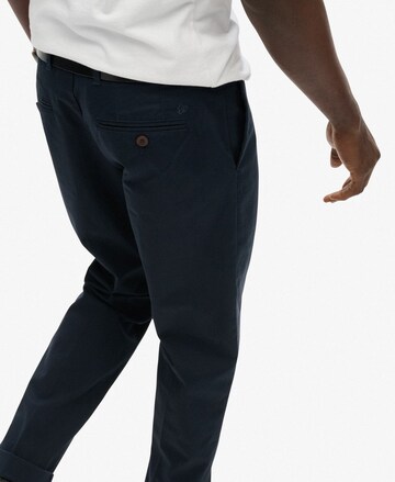 Regular Pantalon chino Superdry en marron