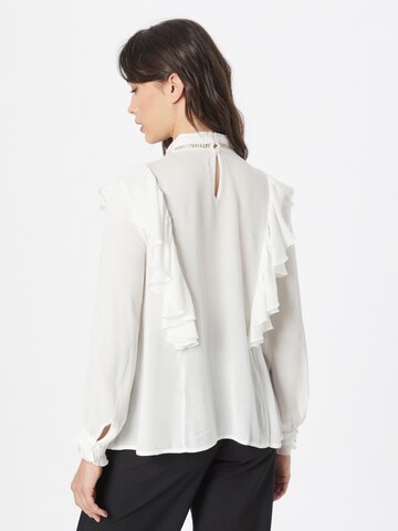 Oasis Blouse in Beige