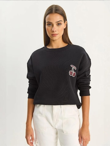 Felpa di Bianco Lucci in nero