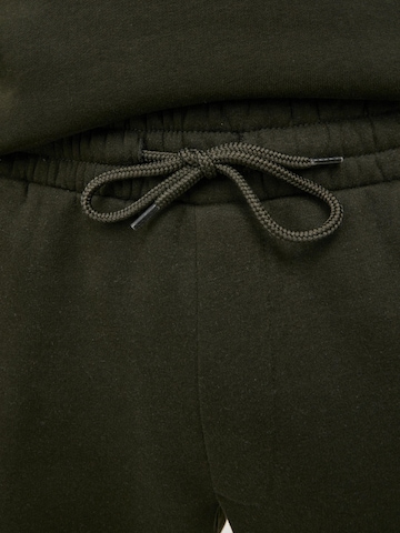 JACK & JONES Tapered Housut 'Gordon' värissä vihreä