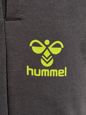 Hummel Tapered Sportbroek 'OFFGRID' in Grijs