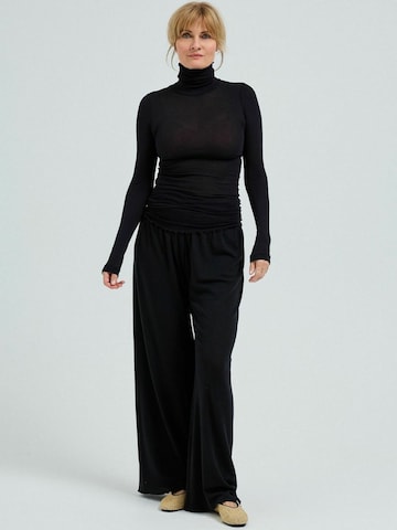 Seamless Basic Sweater ' Nouveau ' in Schwarz