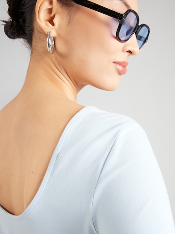 ONLY - Camiseta 'ONLKISS' en azul