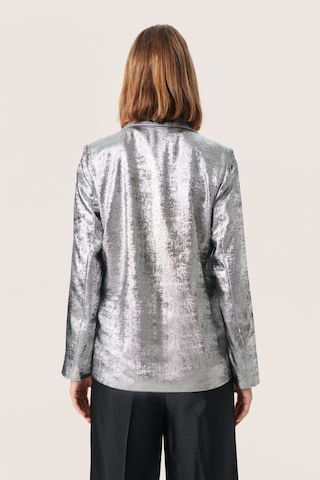 SOAKED IN LUXURY - Blazer 'Ronya' em prata