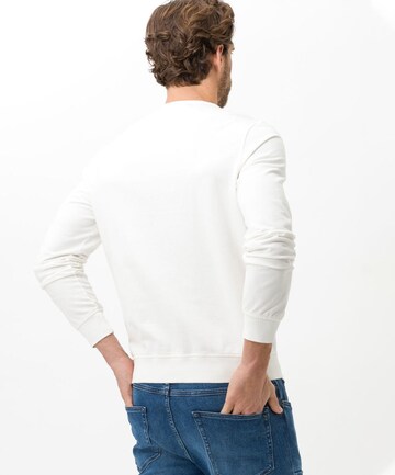 BRAX Sweatshirt 'Sawyer' in Weiß: zadná strana