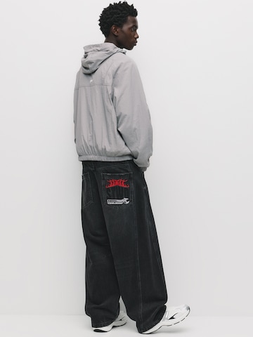 Pull&BearPrijelazna jakna 'STWD' - siva boja