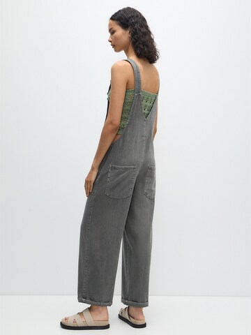 Pull&Bear Loosefit Latzjeans in Grau