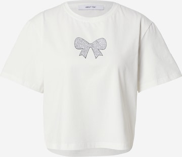 balta ABOUT YOU Marškinėliai 'Elfi': priekis