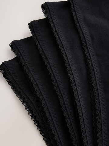 Chiloţi de la Next pe negru